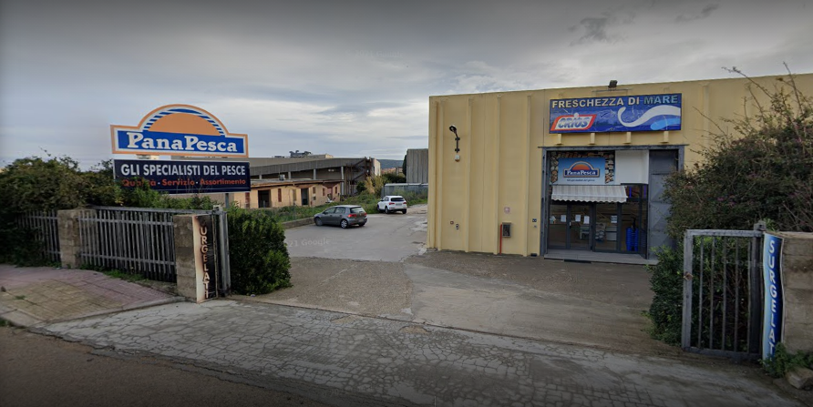 <b>17 - PUNTO VENDITA GHIACCIO SASSARI<br>PANAPESCA SURGELATI</b>