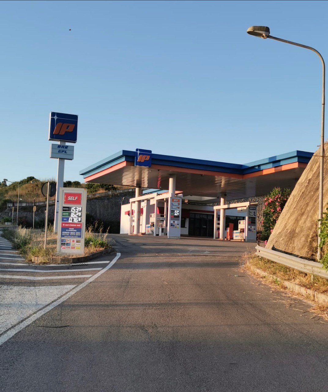 <b>25 - PUNTO VENDITA GHIACCIO SASSARI<br>RIFORNITORE IP URI (SS)</b>
